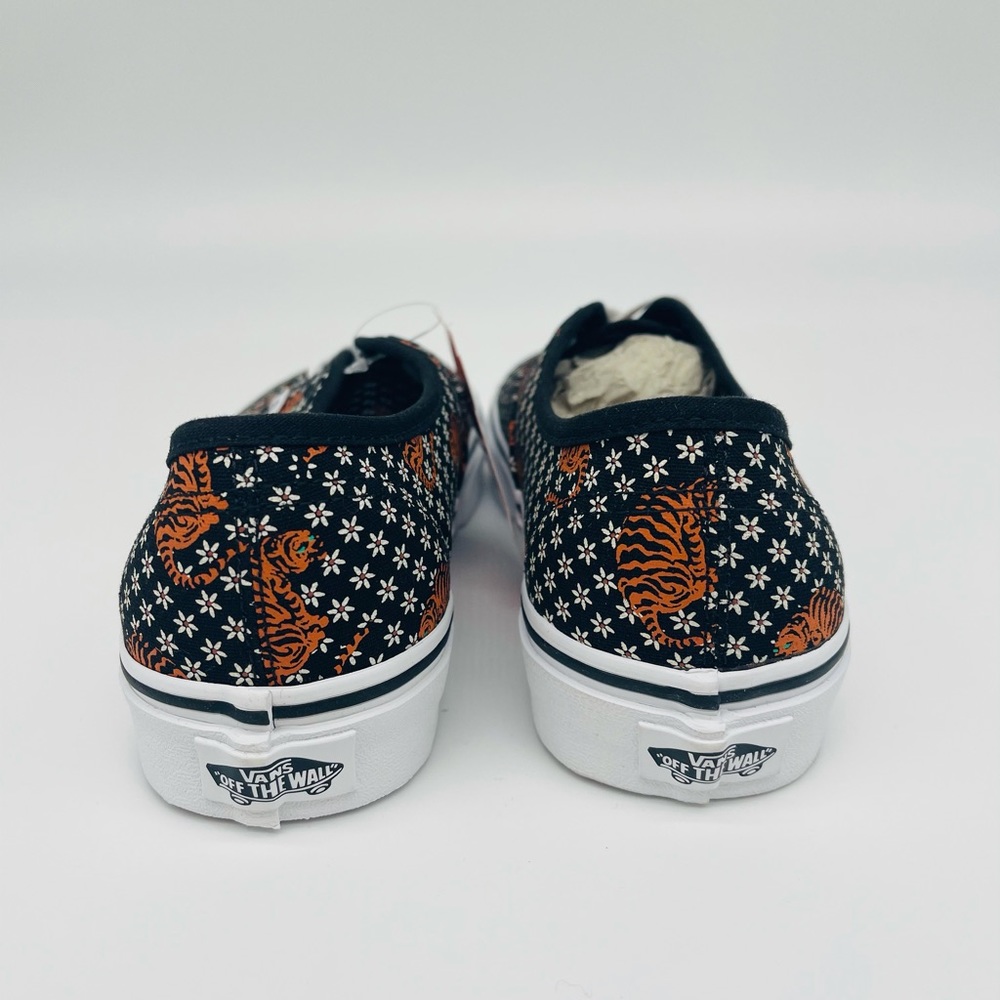 Authentic Classic Vans - Picture 5 of 9
